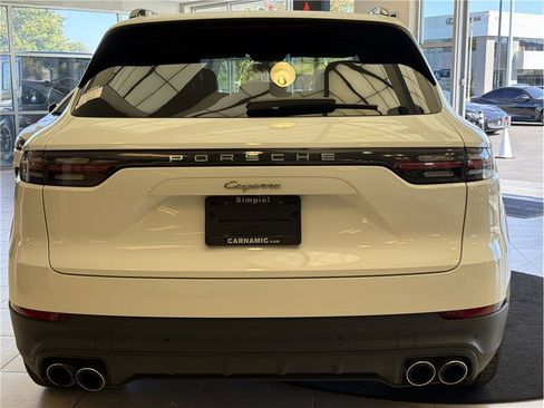 Used 2022 Porsche Cayenne E-Hybrid w/ Premium Plus Package image 6