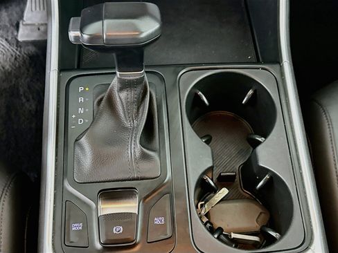 Used 2025 Kia Carnival FWD image 25
