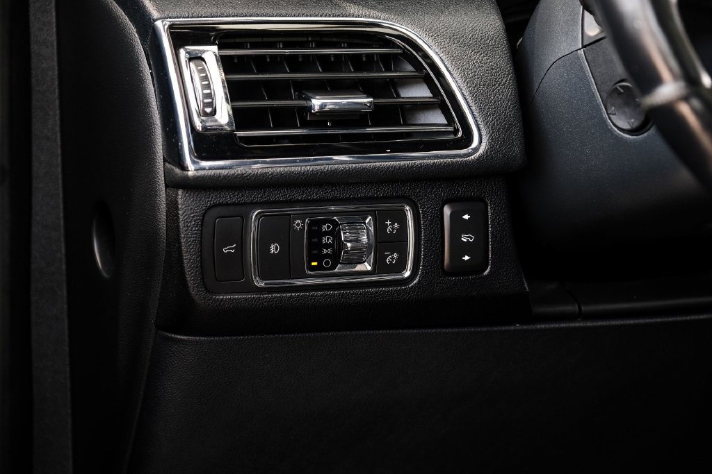 Used 2022 Lincoln Navigator Reserve AWD/4WD image 28