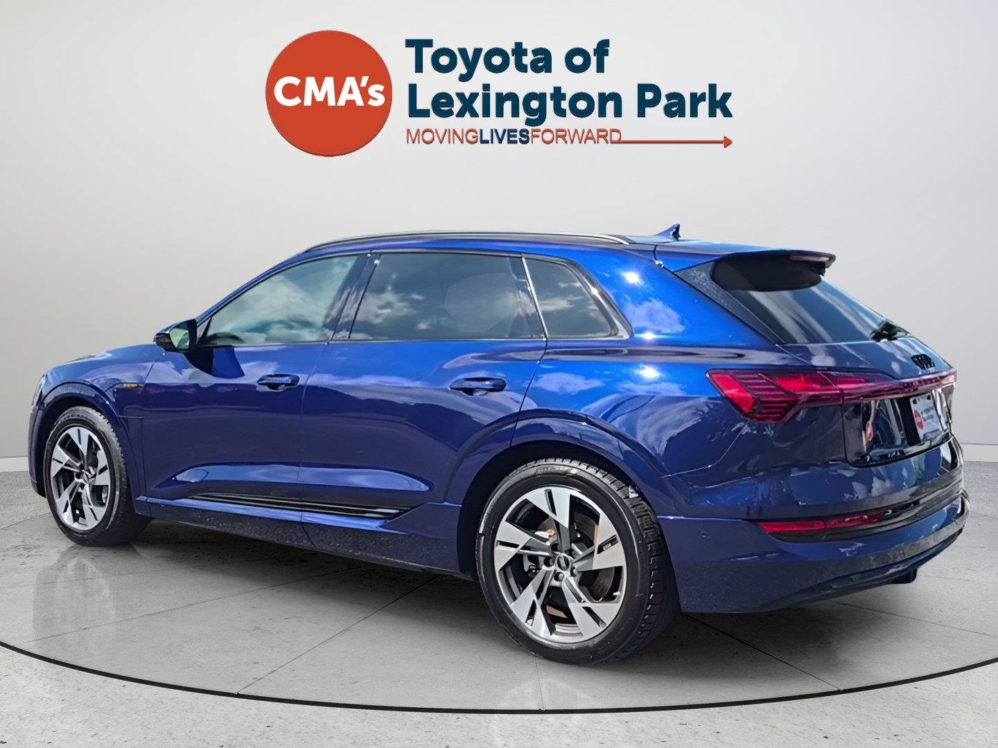 Used 2022 Audi e-tron Premium AWD/4WD image 3