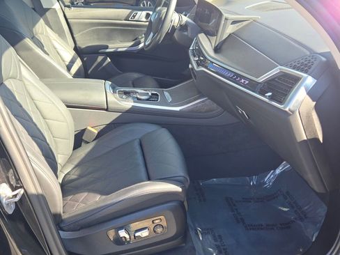 Used 2023 BMW X7 xDrive40i image 11