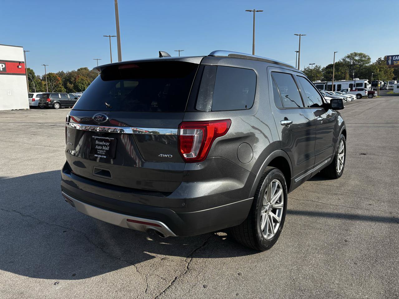 Used 2017 Ford Explorer Limited AWD/4WD image 3