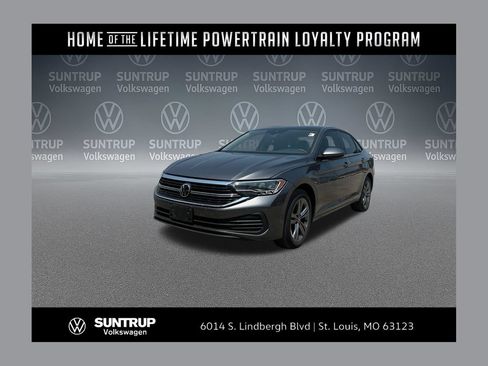 Used 2024 Volkswagen Jetta SE FWD image 1