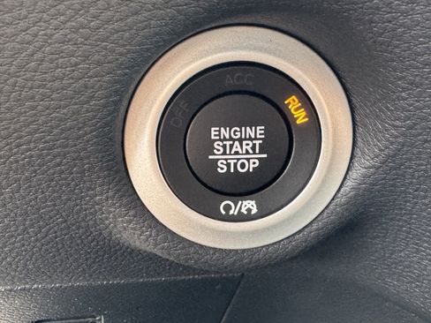 New 2026 Chrysler Pacifica Select FWD image 21