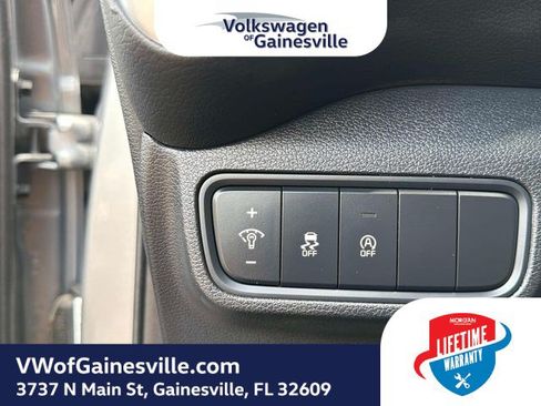 Used 2025 Kia Soul LX w/ LX Technology Package FWD image 27