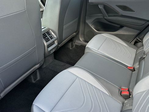 New 2026 Volkswagen Tiguan SE image 11