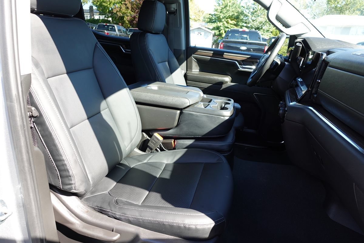 Used 2024 Chevrolet Silverado 1500 LT AWD/4WD image 37