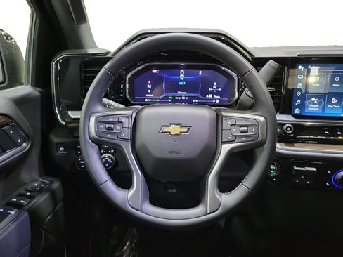 Used 2025 Chevrolet Silverado 1500 LT AWD/4WD image 23