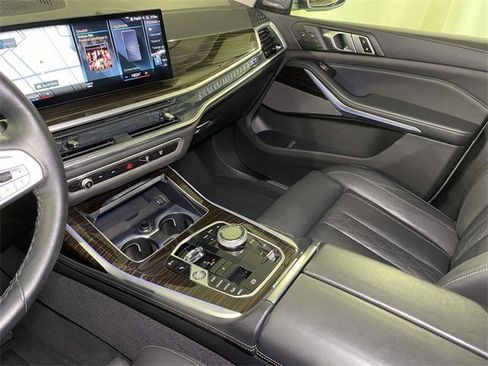 Used 2023 BMW X7 xDrive40i w/ Executive Package image 39
