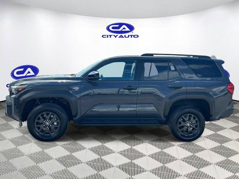 Used 2025 Toyota 4Runner SR5 AWD/4WD image 8