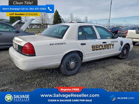 Used 2004 Ford Crown Victoria Police Interceptor image 4