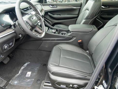 New 2026 Jeep Grand Cherokee Limited AWD/4WD image 5