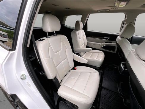 Used 2022 Kia Telluride EX w/ EX Premium Package AWD/4WD image 19
