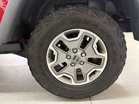 Used 2014 Jeep Wrangler Rubicon w/ Power Convenience Group AWD/4WD image 23