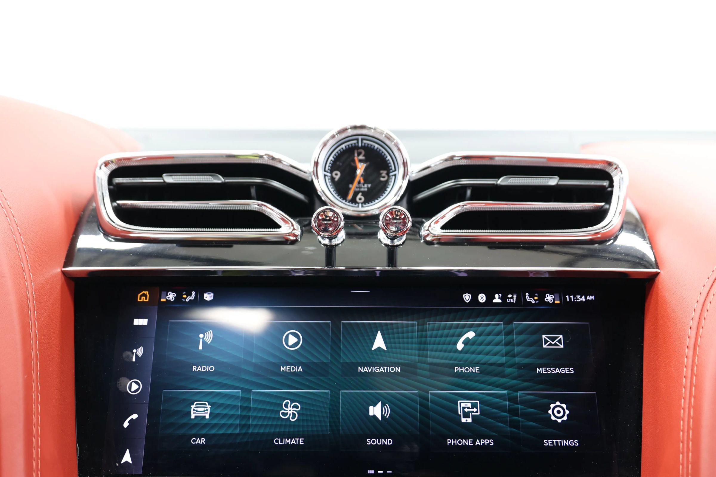 Used 2022 Bentley Bentayga AWD/4WD image 46