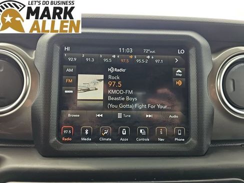 Used 2018 Jeep Wrangler Unlimited Sahara image 15