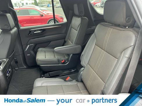 Used 2025 Chevrolet Tahoe High Country image 13
