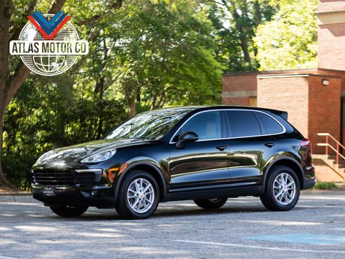 Used 2016 Porsche Cayenne AWD/4WD image 1