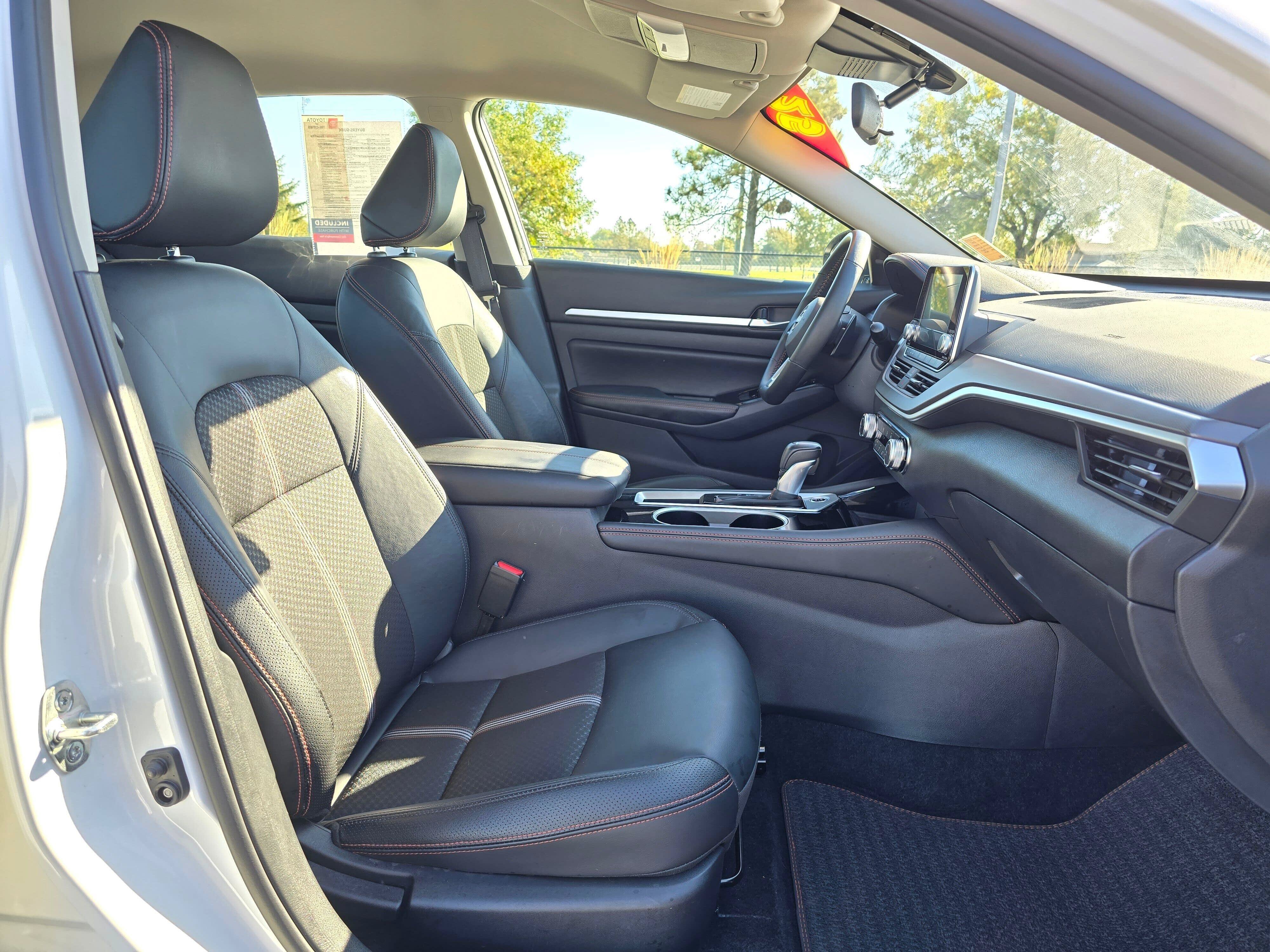 Used 2025 Nissan Altima 2.5 SR FWD image 10