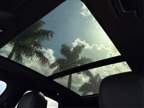 Used 2022 Porsche Cayenne image 31