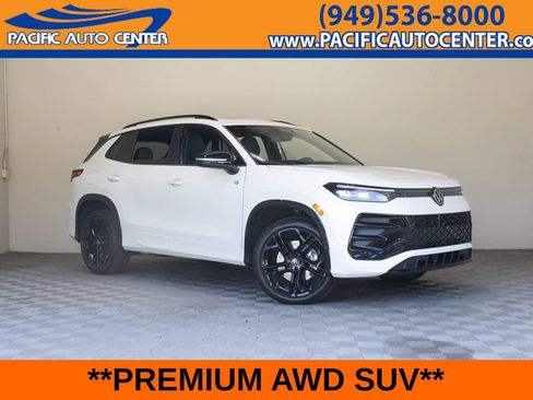 Used 2025 Volkswagen Tiguan SE R-Line AWD/4WD image 1