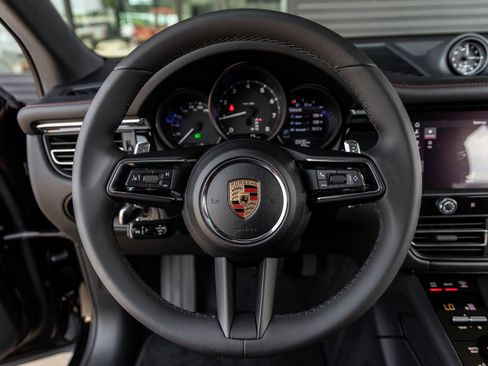 New 2025 Porsche Macan image 28