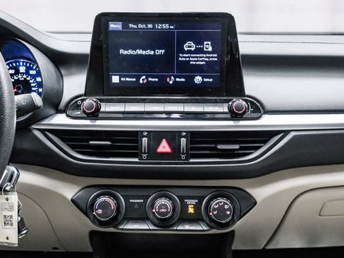 Used 2022 Kia Forte LXS image 14