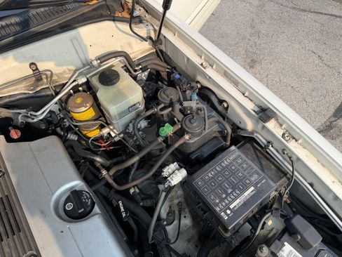 Used 2000 Lexus LX 470 4WD image 27