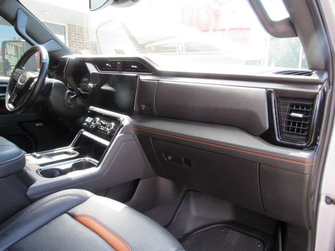 Used 2025 GMC Sierra 2500 AT4 AWD/4WD image 41