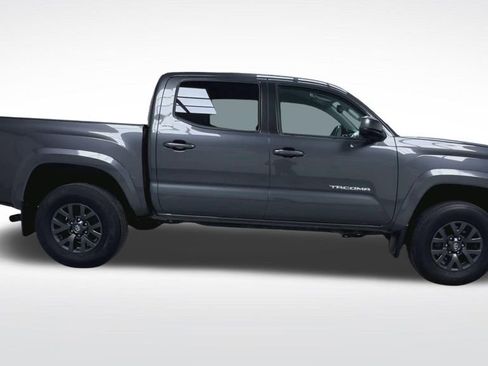 Certified 2023 Toyota Tacoma SR5 AWD/4WD image 24