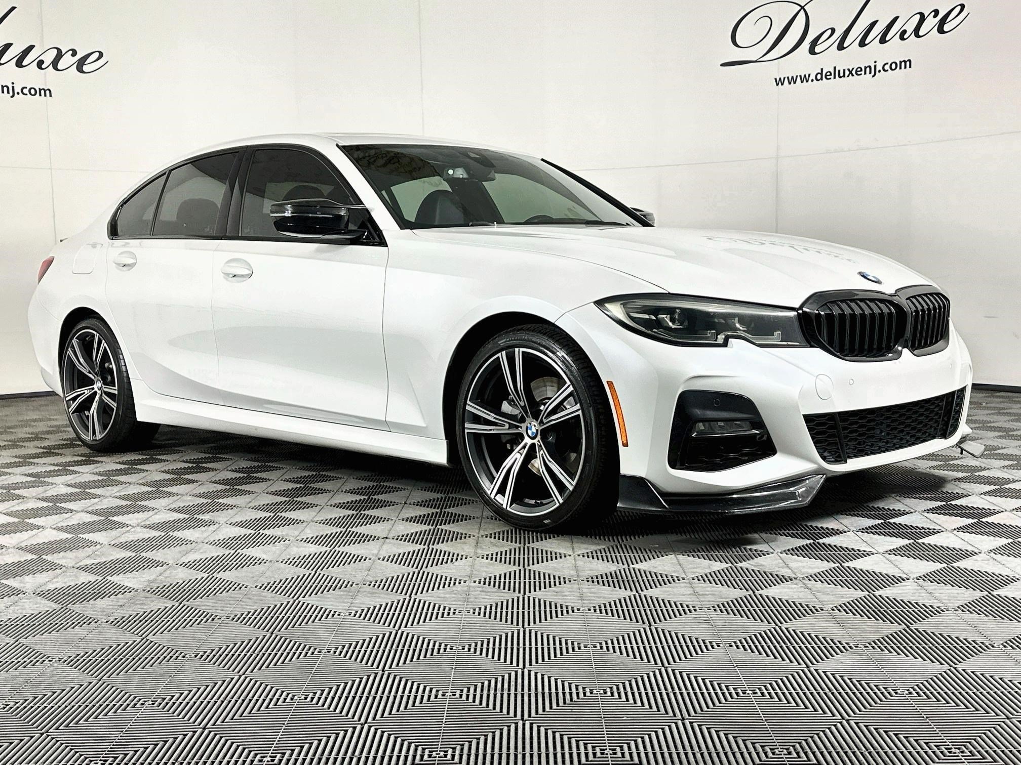 Used 2021 BMW 330i xDrive Sedan w/ M Sport Package AWD/4WD image 1