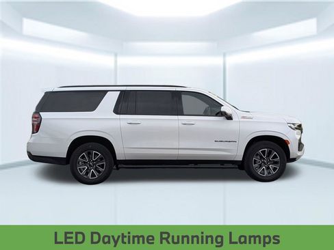 Used 2023 Chevrolet Suburban Z71 w/ Luxury Package AWD/4WD image 23