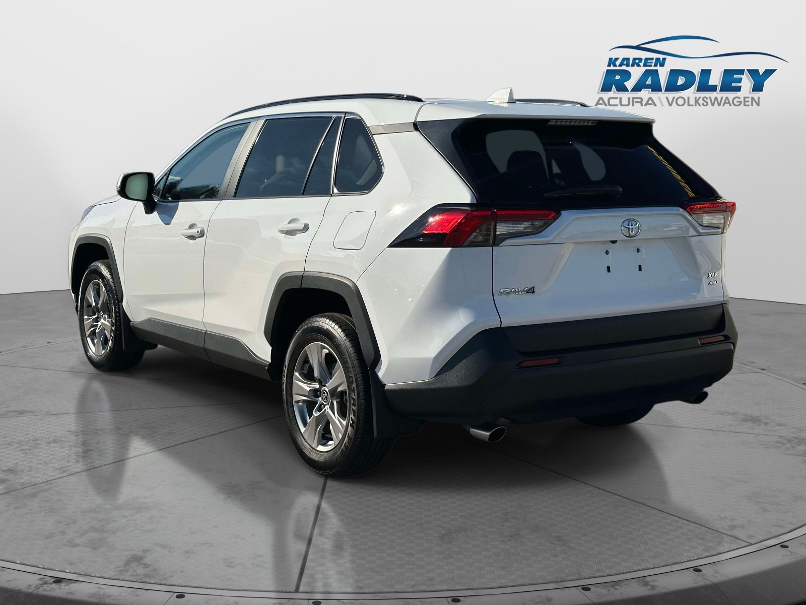 Used 2023 Toyota RAV4 XLE w/ Convenience Package AWD/4WD image 4