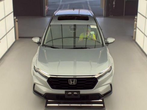 Used 2023 Honda CR-V EX image 2