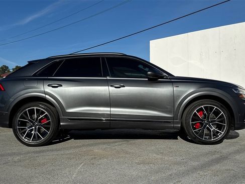 Used 2022 Audi Q8 Premium Plus image 3