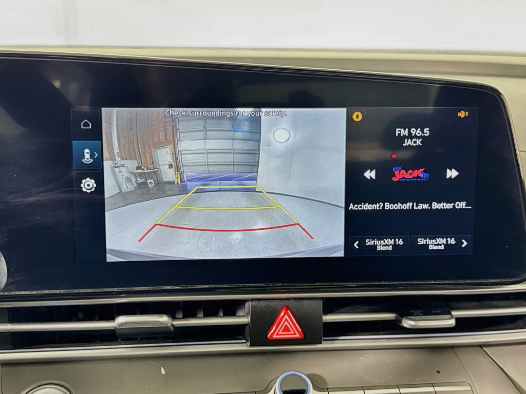 Used 2025 Hyundai Elantra SEL FWD image 32