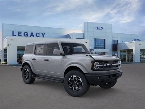 New 2026 Ford Bronco Outer Banks AWD/4WD image 7