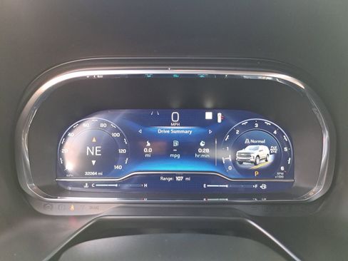 Used 2022 Chevrolet Tahoe LT w/ Luxury Package image 22