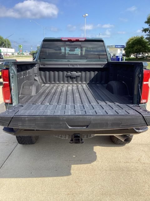 Used 2026 Chevrolet Silverado 2500 ZR2 w/ LPO, Dark Essentials Package AWD/4WD image 5