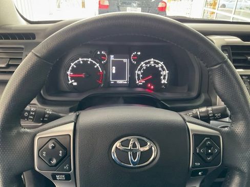 Used 2024 Toyota 4Runner SR5 Premium w/ Moonroof Package AWD/4WD image 8