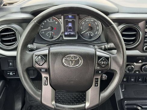 Used 2021 Toyota Tacoma TRD Sport w/ Technology Package AWD/4WD image 10