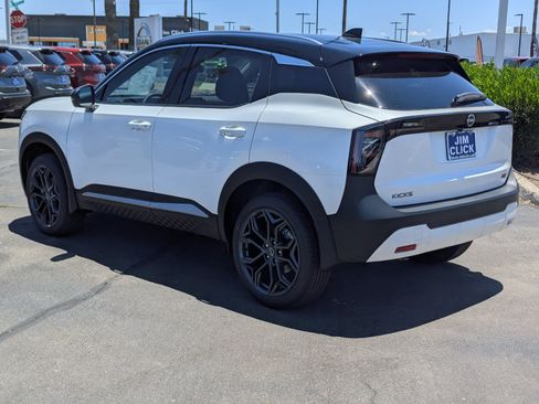 New 2026 Nissan Kicks SR FWD image 4