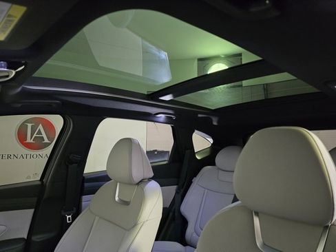 New 2025 Hyundai Tucson Limited image 13
