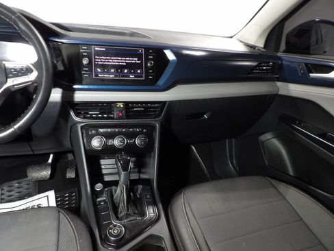 Used 2024 Volkswagen Taos SE w/ Panoramic Sunroof Package AWD/4WD image 16