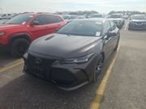 Used 2019 Toyota Avalon Touring image 2