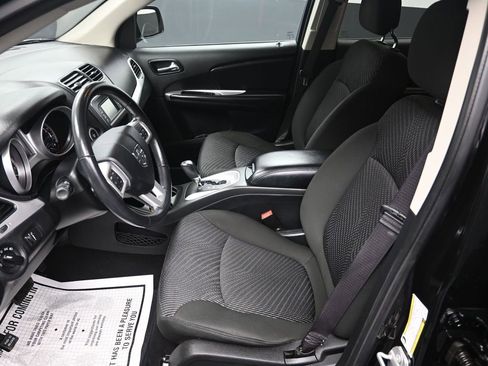 Used 2020 Dodge Journey SE w/ SE Popular Equipment Group image 13