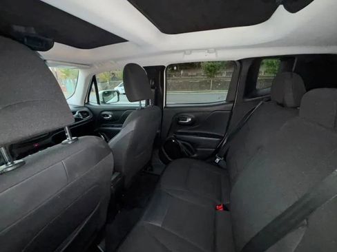 Used 2017 Jeep Renegade Altitude image 22