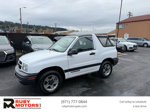 Used 2003 Chevrolet Tracker 4WD Convertible image 1