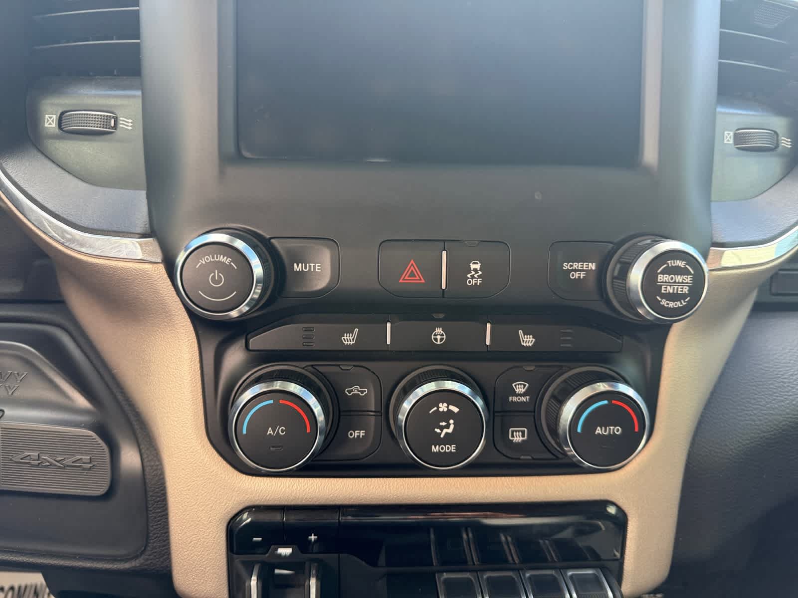 Used 2021 RAM 2500 Laramie AWD/4WD image 17