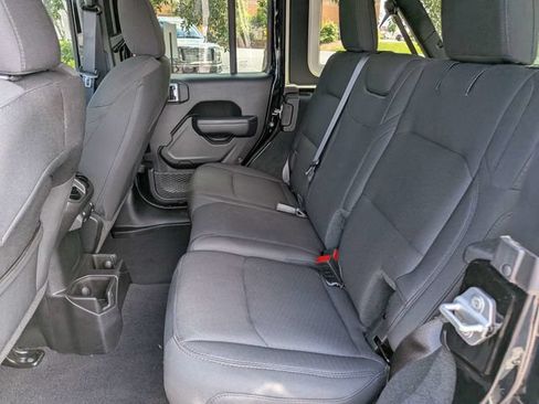 Used 2023 Jeep Wrangler Unlimited Sport AWD/4WD image 13